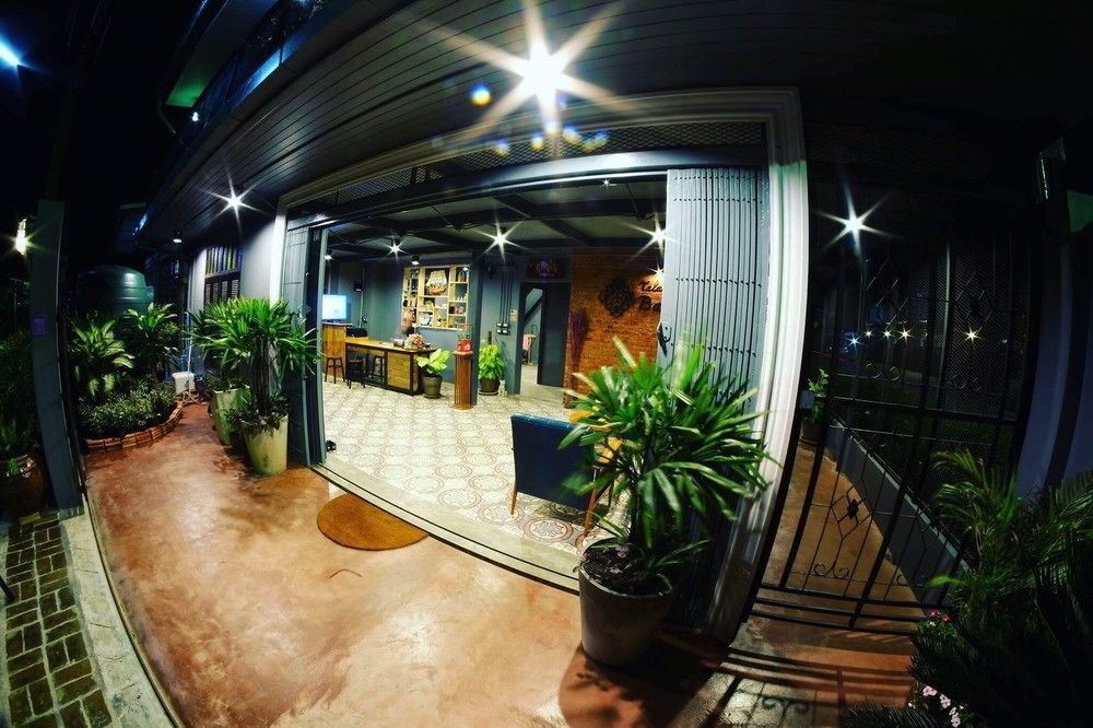 Talardkao Balcony Krabi Hostel Εξωτερικό φωτογραφία