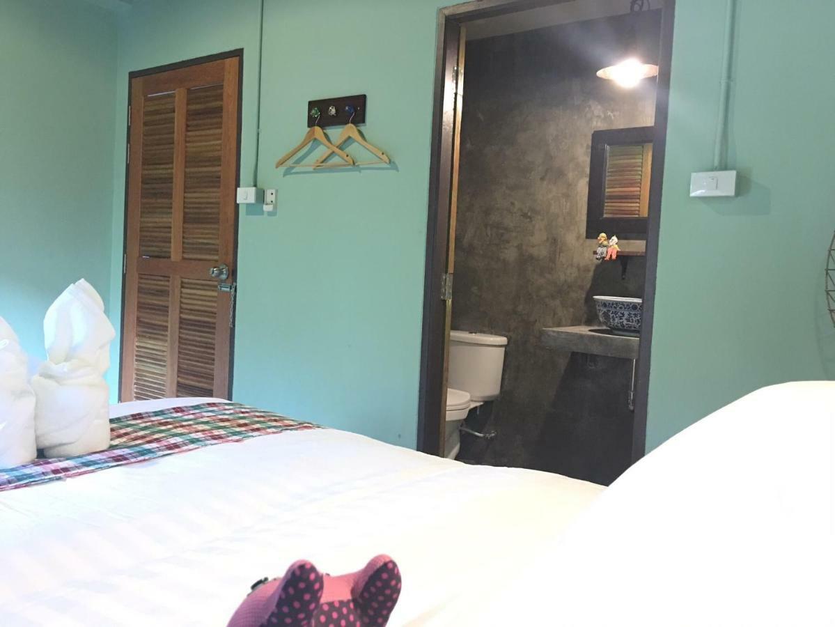 Talardkao Balcony Krabi Hostel Εξωτερικό φωτογραφία