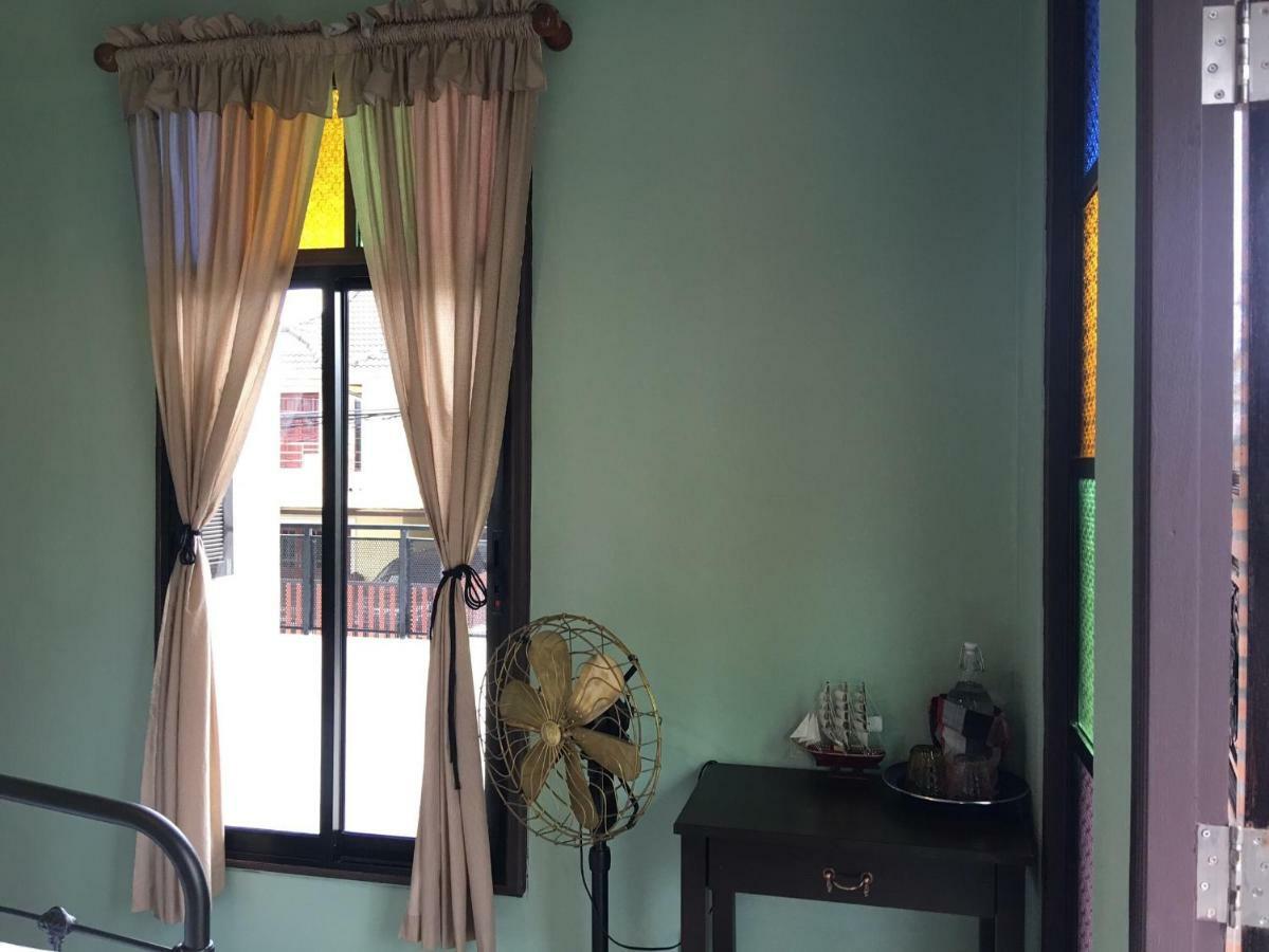 Talardkao Balcony Krabi Hostel Εξωτερικό φωτογραφία
