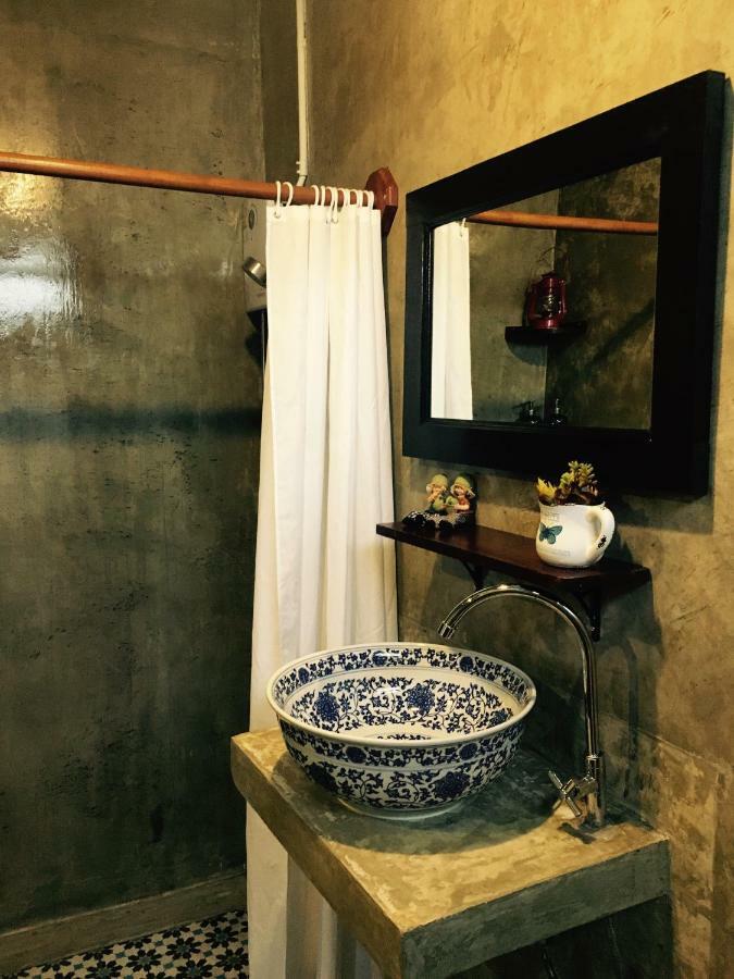 Talardkao Balcony Krabi Hostel Εξωτερικό φωτογραφία